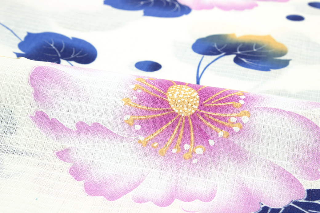 夏祭りや花火大会におすすめな女性向けの浴衣