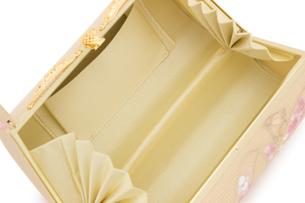 小物が入って実用的な和装用の草履バッグセット
