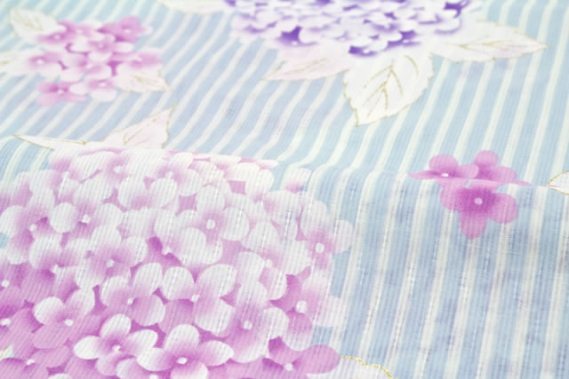 夏祭りや花火大会におすすめな女性向けの浴衣