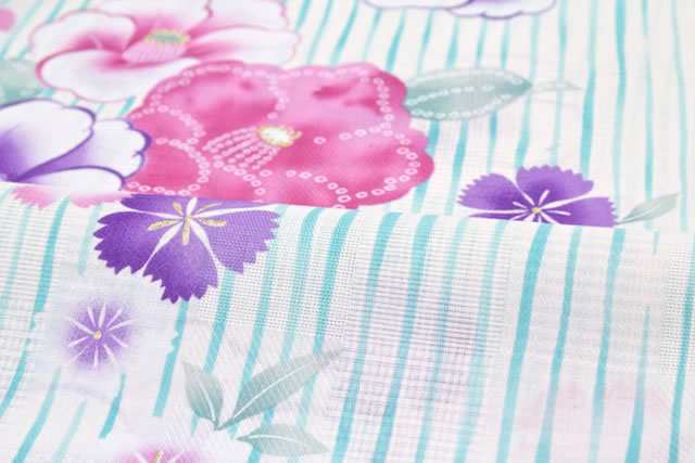 夏祭りや花火大会におすすめな女性向けの浴衣