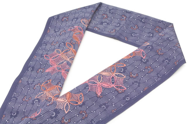 豪華な刺繍半襟