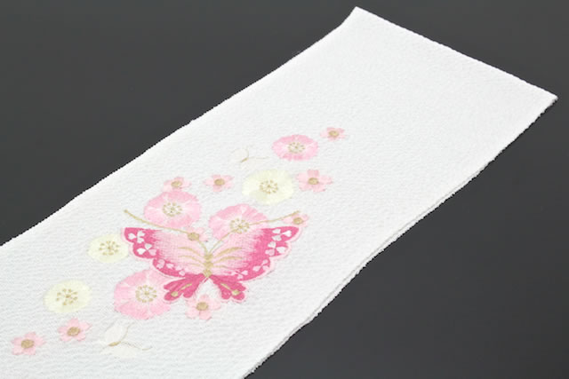 フォーマルな着物にお似合いな刺繍入り半衿