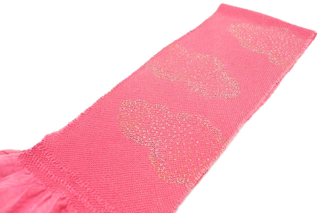 晴れの日の着物を彩る正絹の帯揚げ