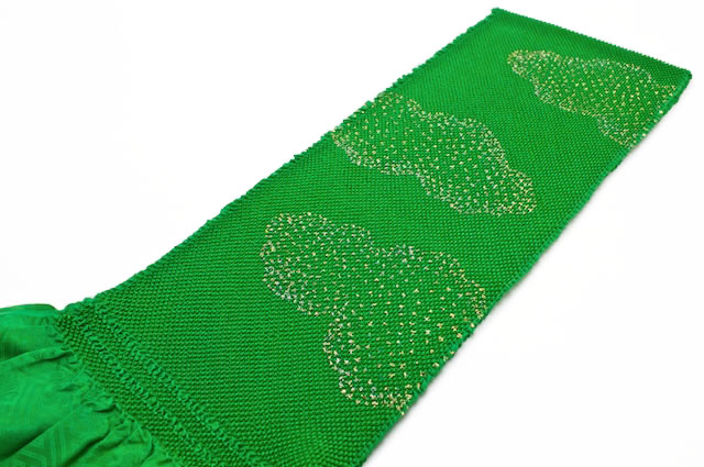 晴れの日の着物を彩る正絹の帯揚げ