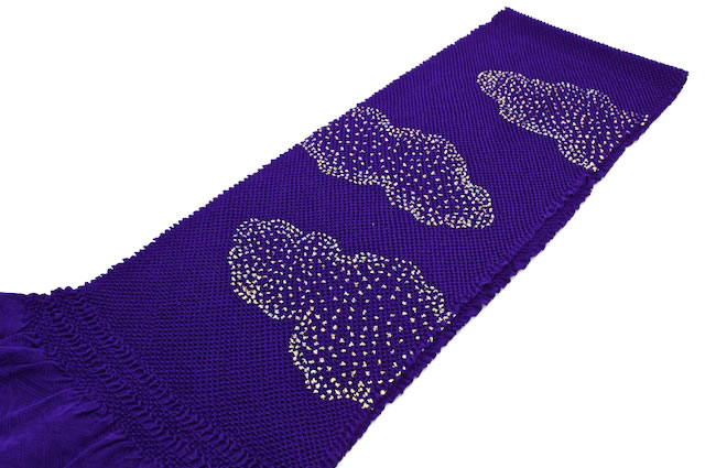晴れの日の着物を彩る正絹の帯揚げ