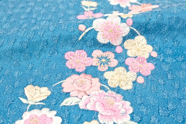 ハート地模様の刺繍振袖向け帯揚げb