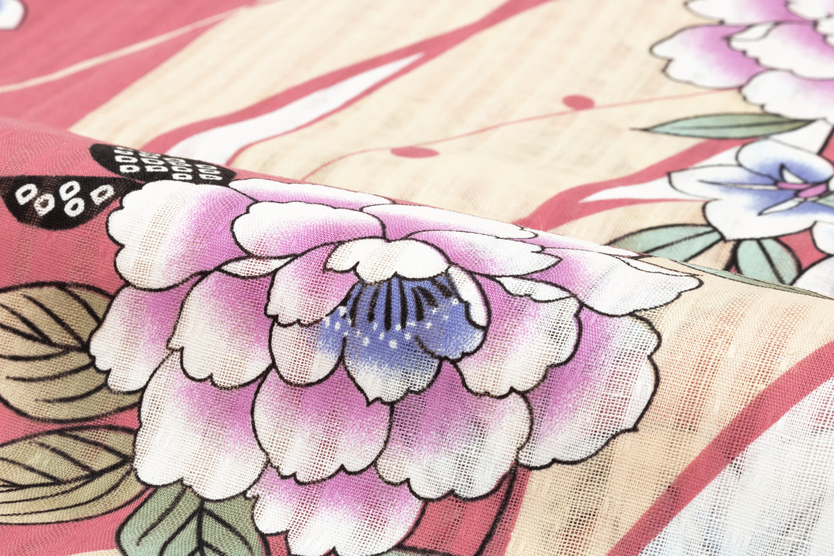 夏祭りや花火大会におすすめな女性向けの浴衣