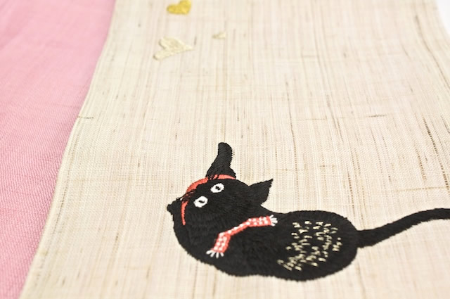 ネコとハートの刺繍半幅帯