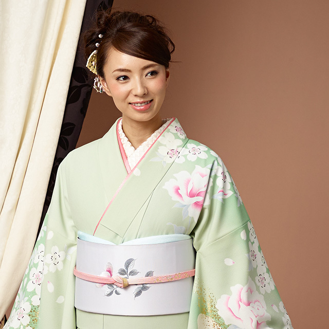結婚式などフォーマルな着物・訪問着に似合う花柄の正絹袋帯