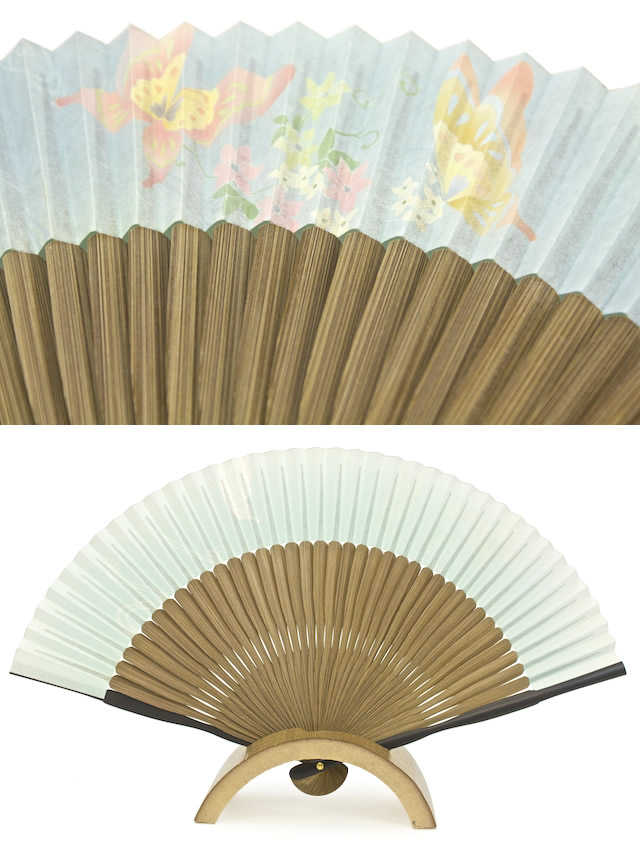 扇面の蝶々が華やかで美しい、雲龍和紙扇子(せんす)