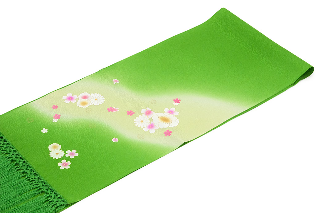 お子様の晴れの日の着物スタイルを彩る志古貴(しごき)