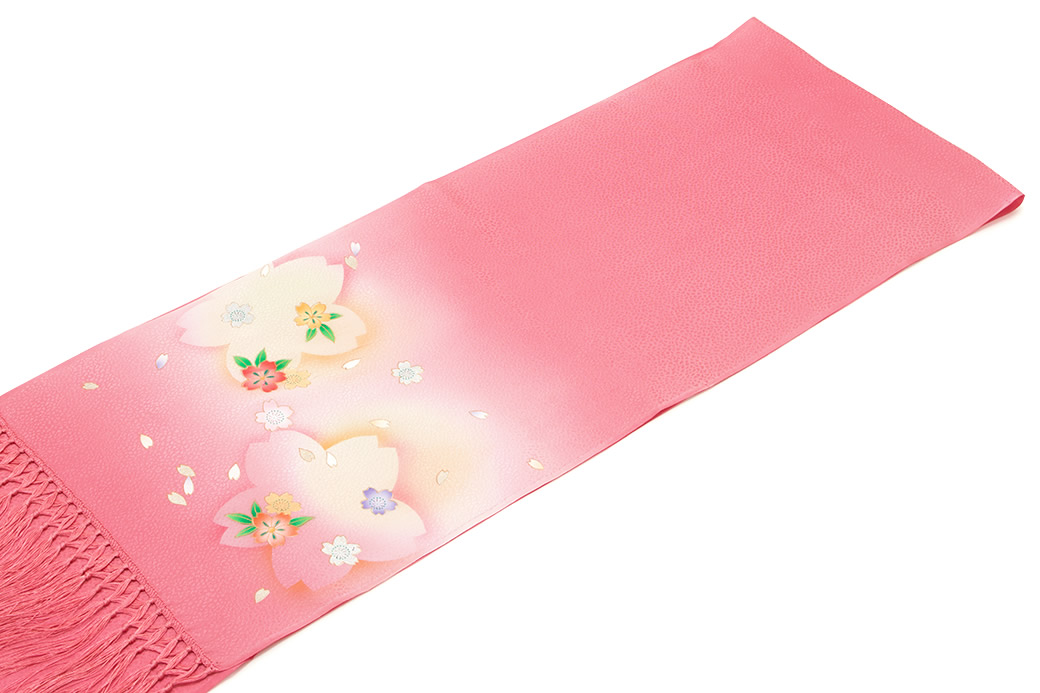 お子様の晴れの日の着物スタイルを彩る志古貴(しごき)