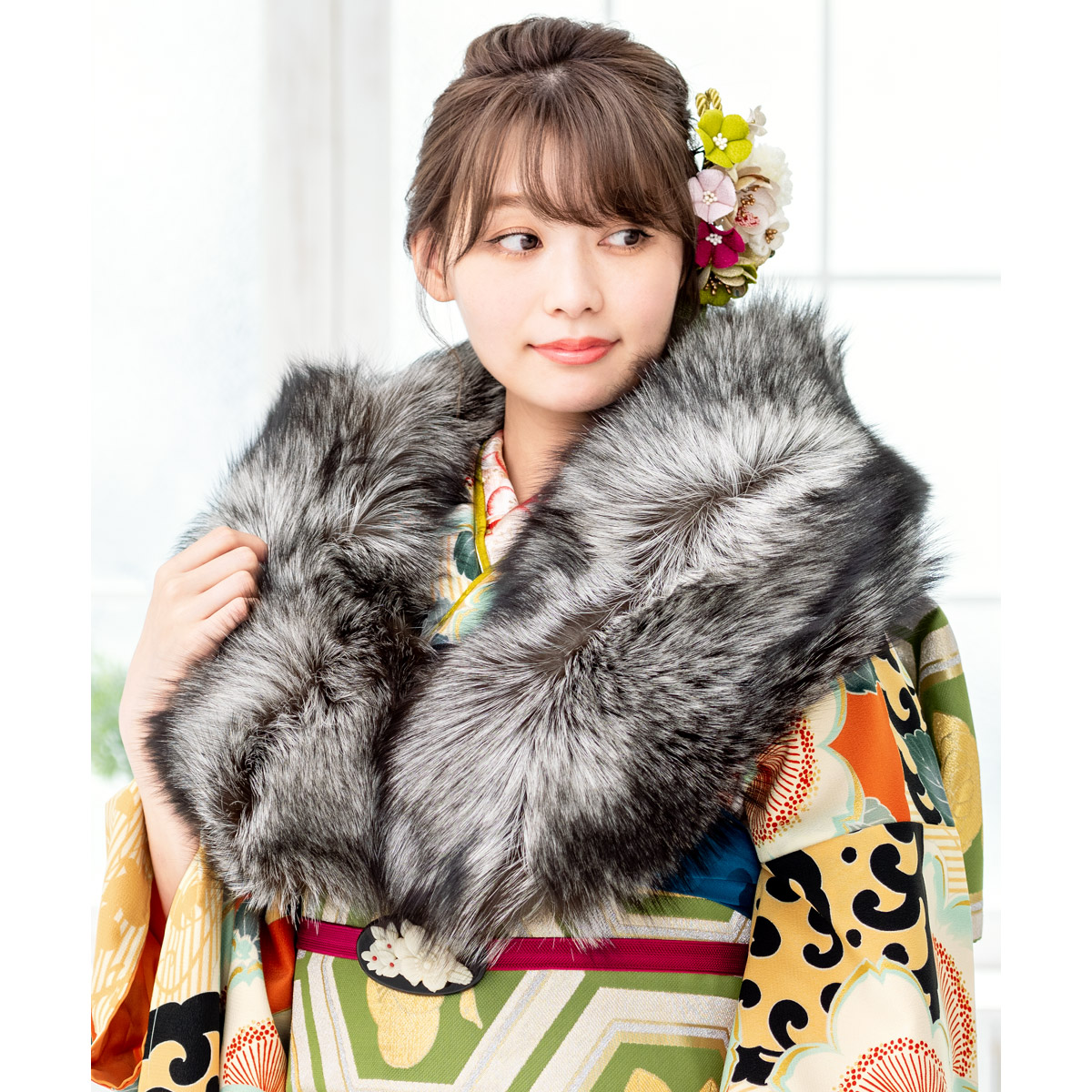 振袖やドレスにおすすめなファーショール