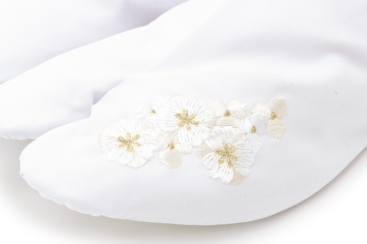 4枚こはぜの刺繍足袋